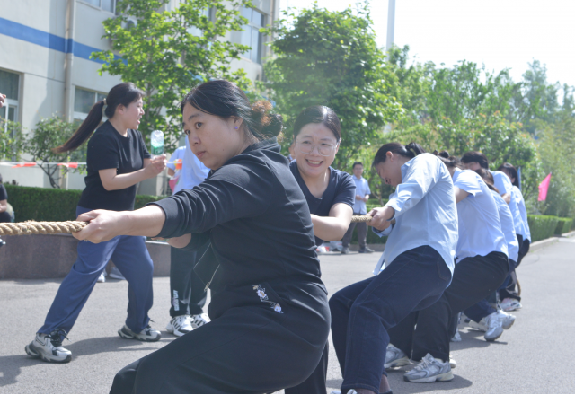 迎五一，展風(fēng)采——新風(fēng)光第二十一屆春季運(yùn)動(dòng)會(huì)召開